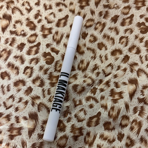 Eyeliner Set - Picture 2 of 7